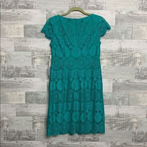 Eliza J Scalloped Lace Cap Sleeve Dress, Size 4 - Picture 4 of 4